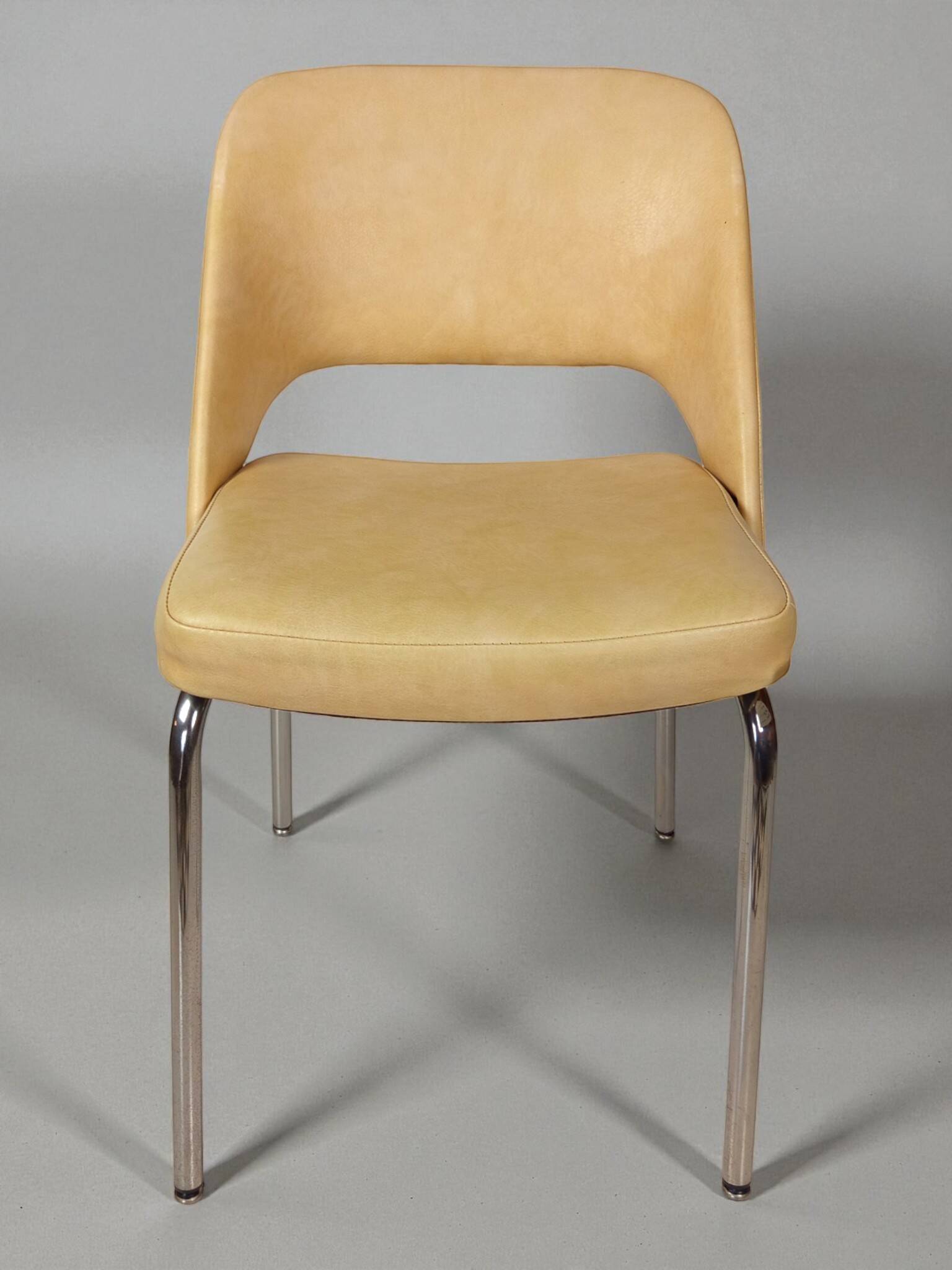 Suite de 4 chaises vintage
