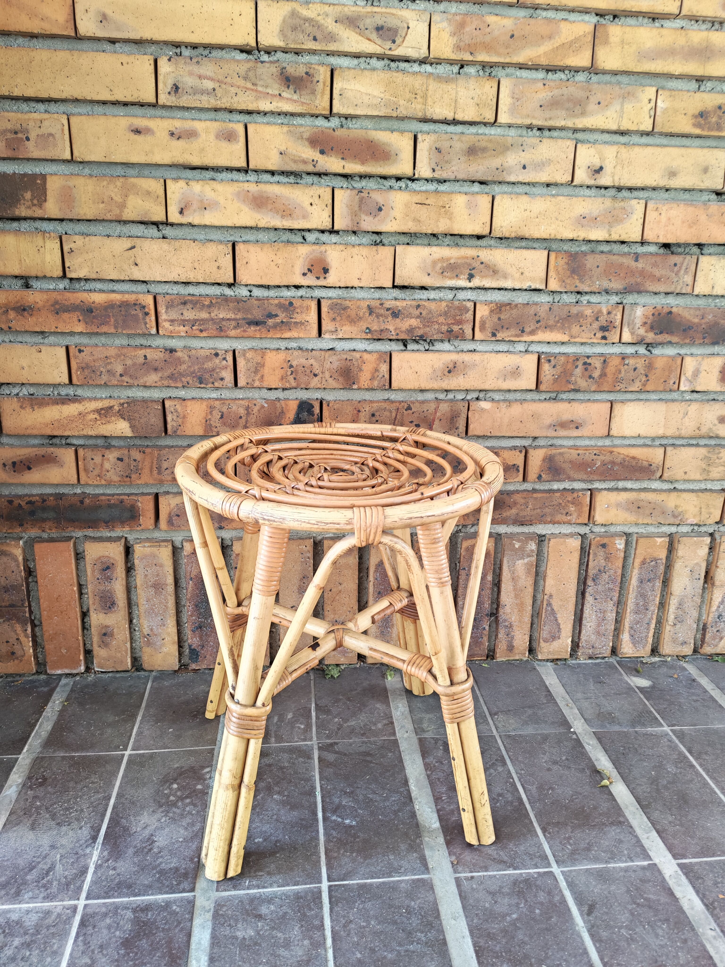 Spiral stool in bamboo rattan in the style of Jean Royère.