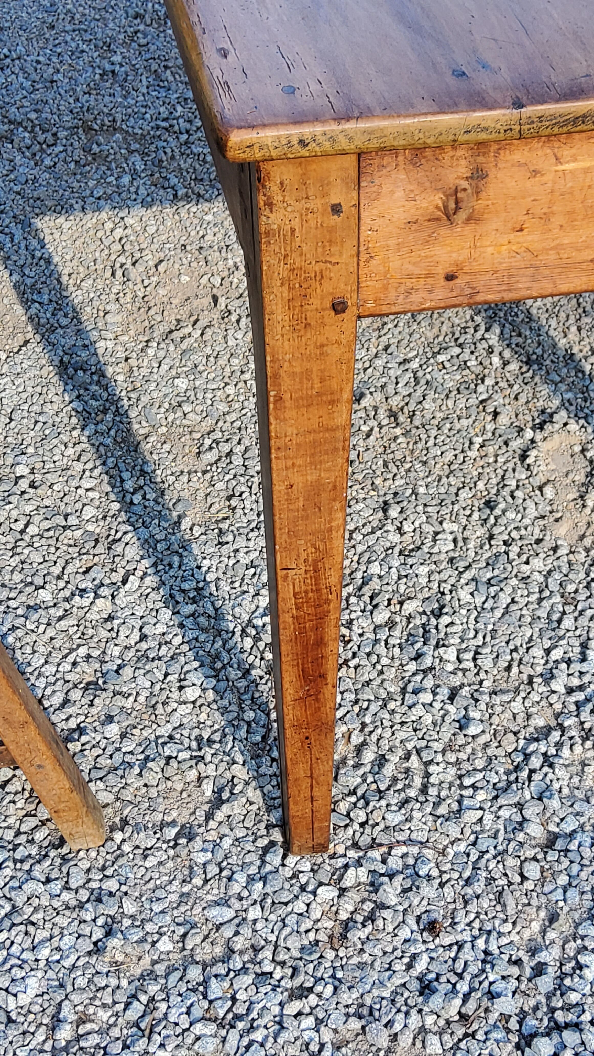 Farm table nineteenth century feet spindles 251cm and its 2 benches
