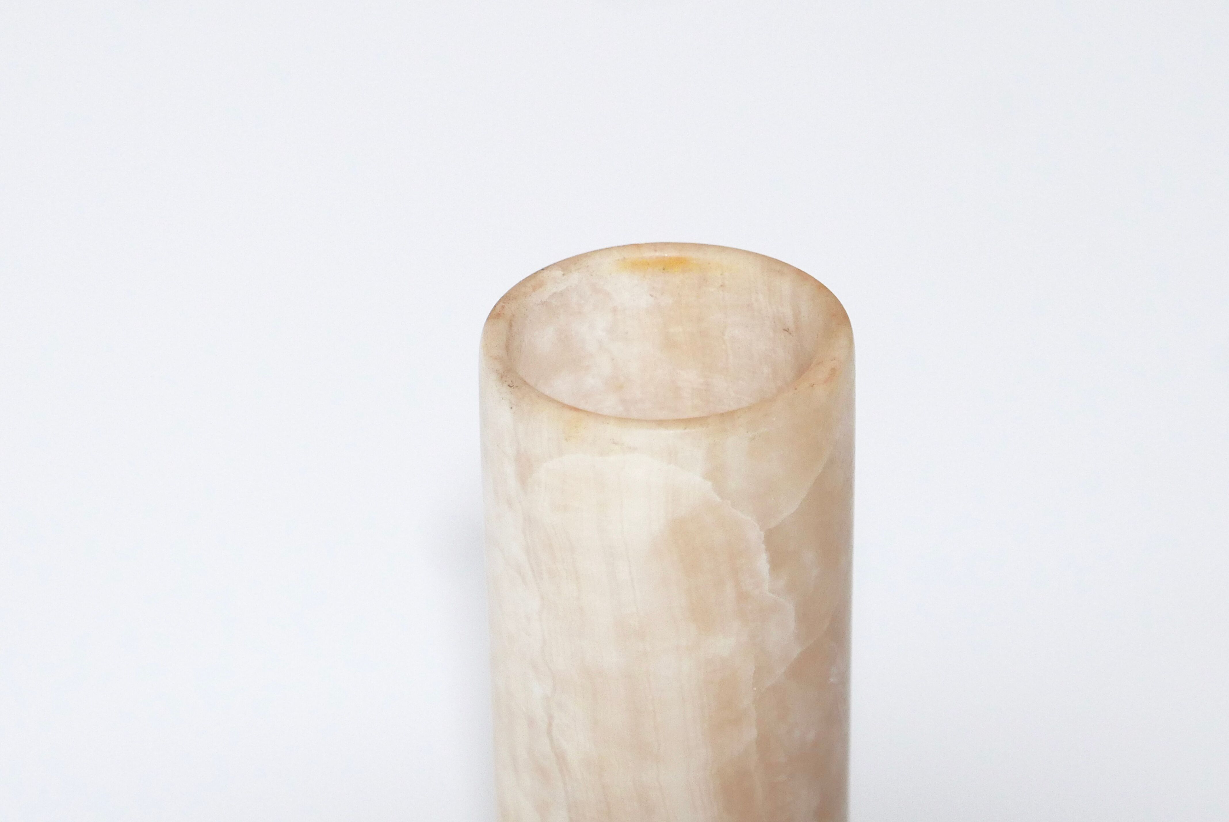 Vase cylindrique en albâtre, années 70