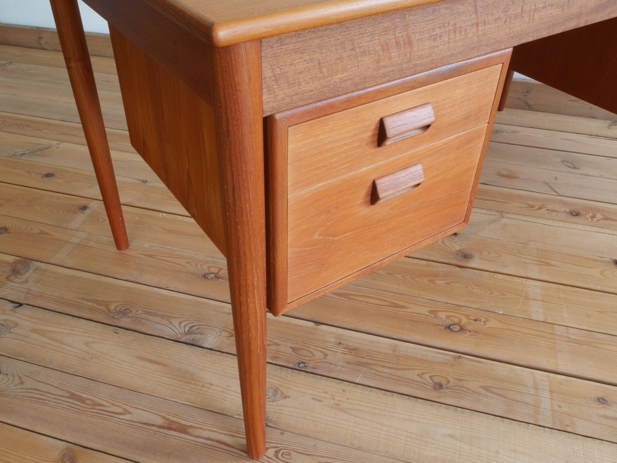 Danish Teak Desk by Børge Mogensen for Søborg Møbelfabrik, 1950s