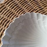 Plat en porcelaine blanche