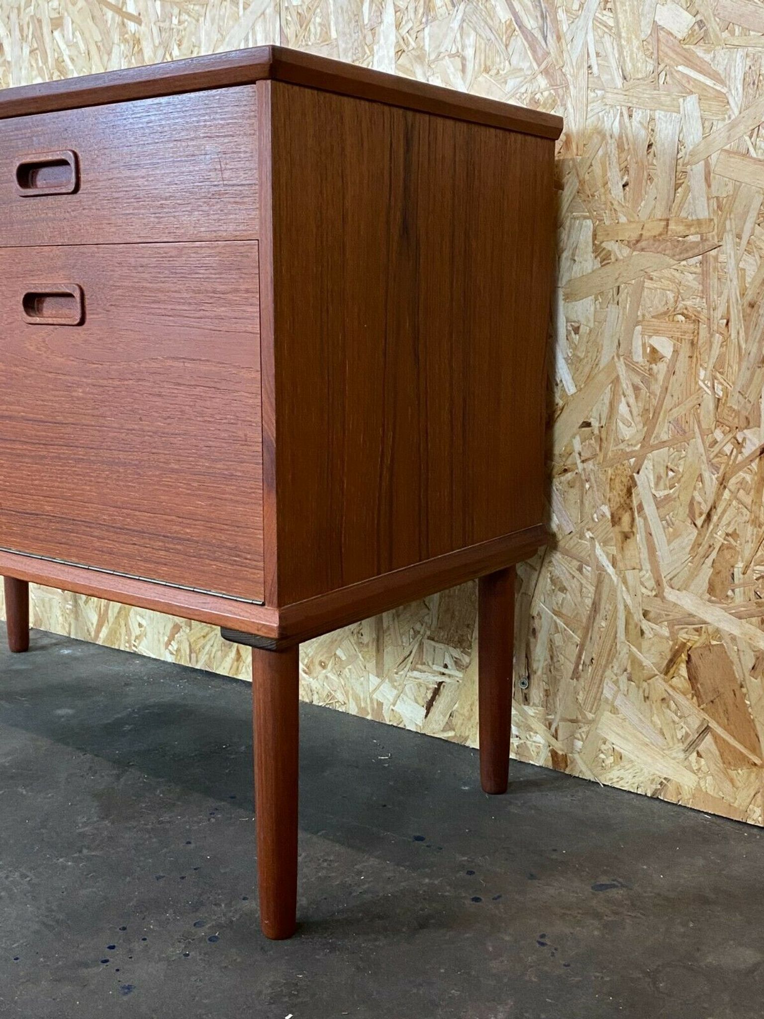 60s 70s teak sideboard Credenza cabinet Danish Modern Design Denmark 70s
