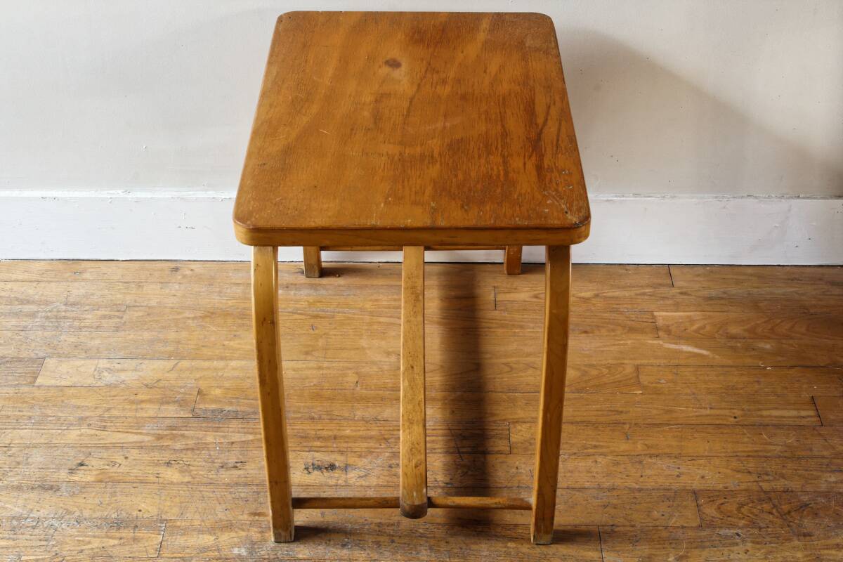 Petite table pour enfant en hêtre