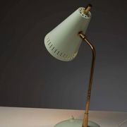 Adjustable table lamp in patinated brass and green metal
