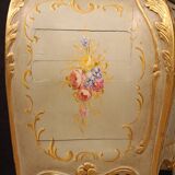 Commode vénitienne laquée, peinte et dorée du XXe siècle