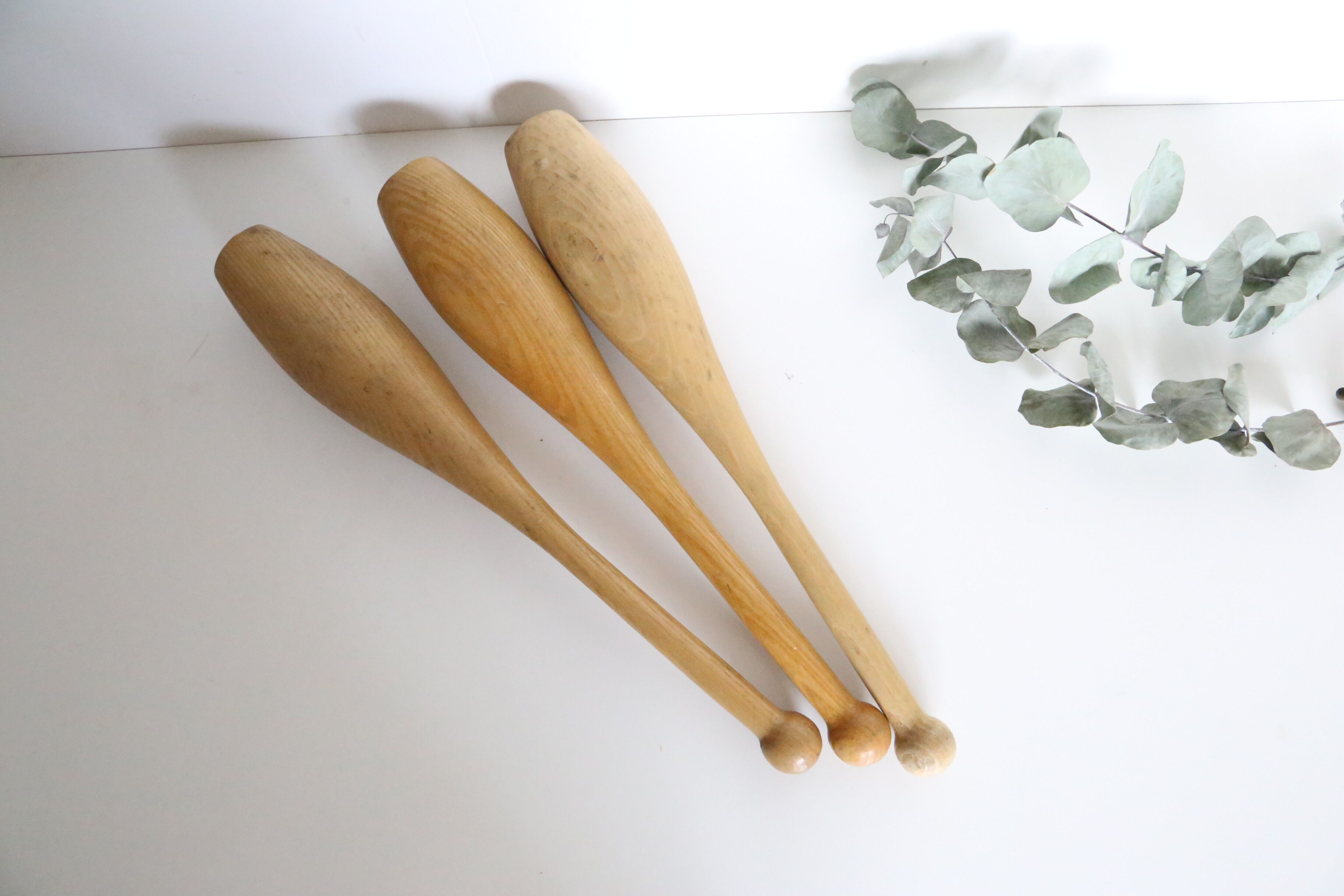 Set of 3 vintage juggling pins, beech wood, vintage