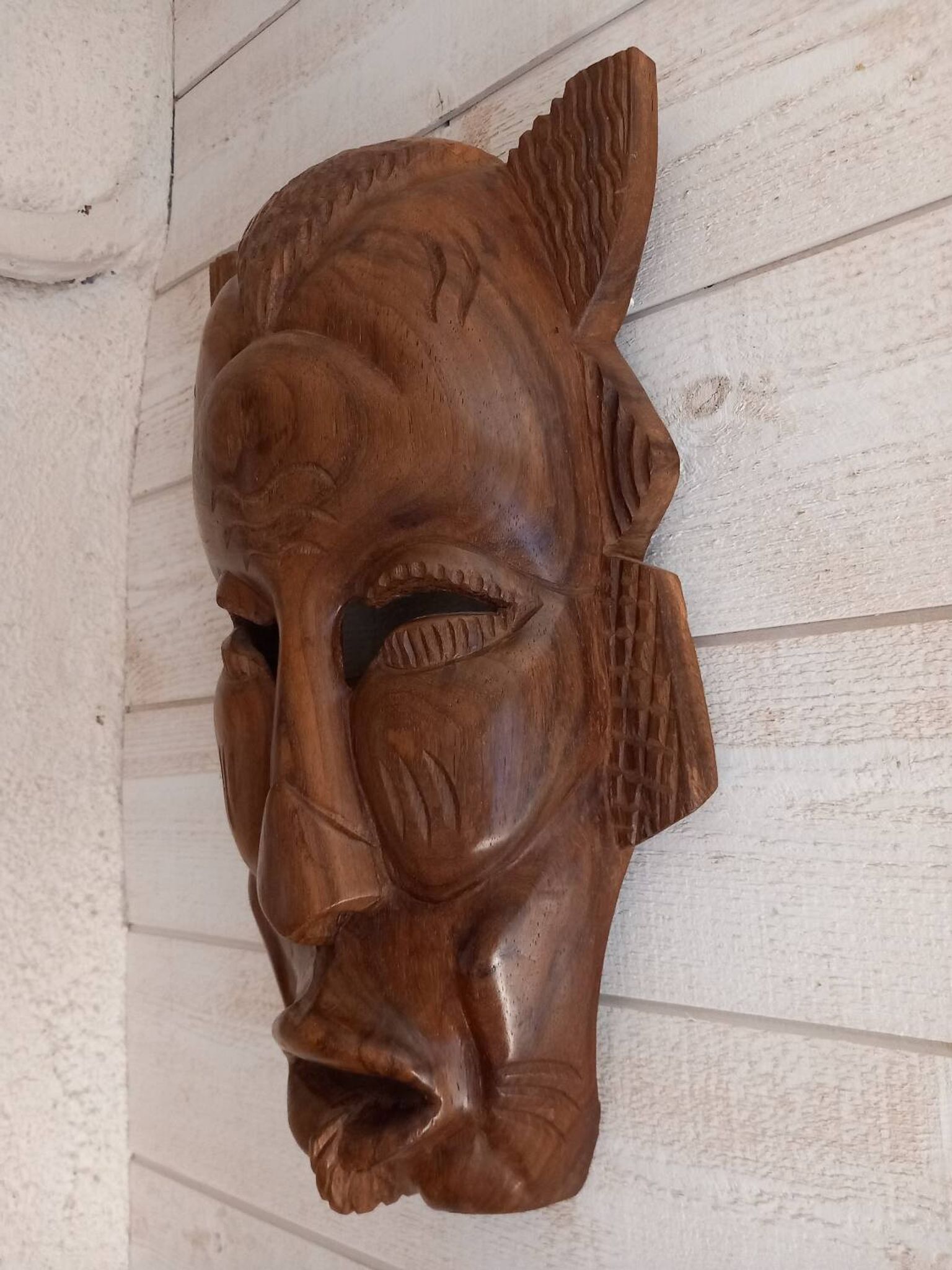 Masque tribal/ africain en bois