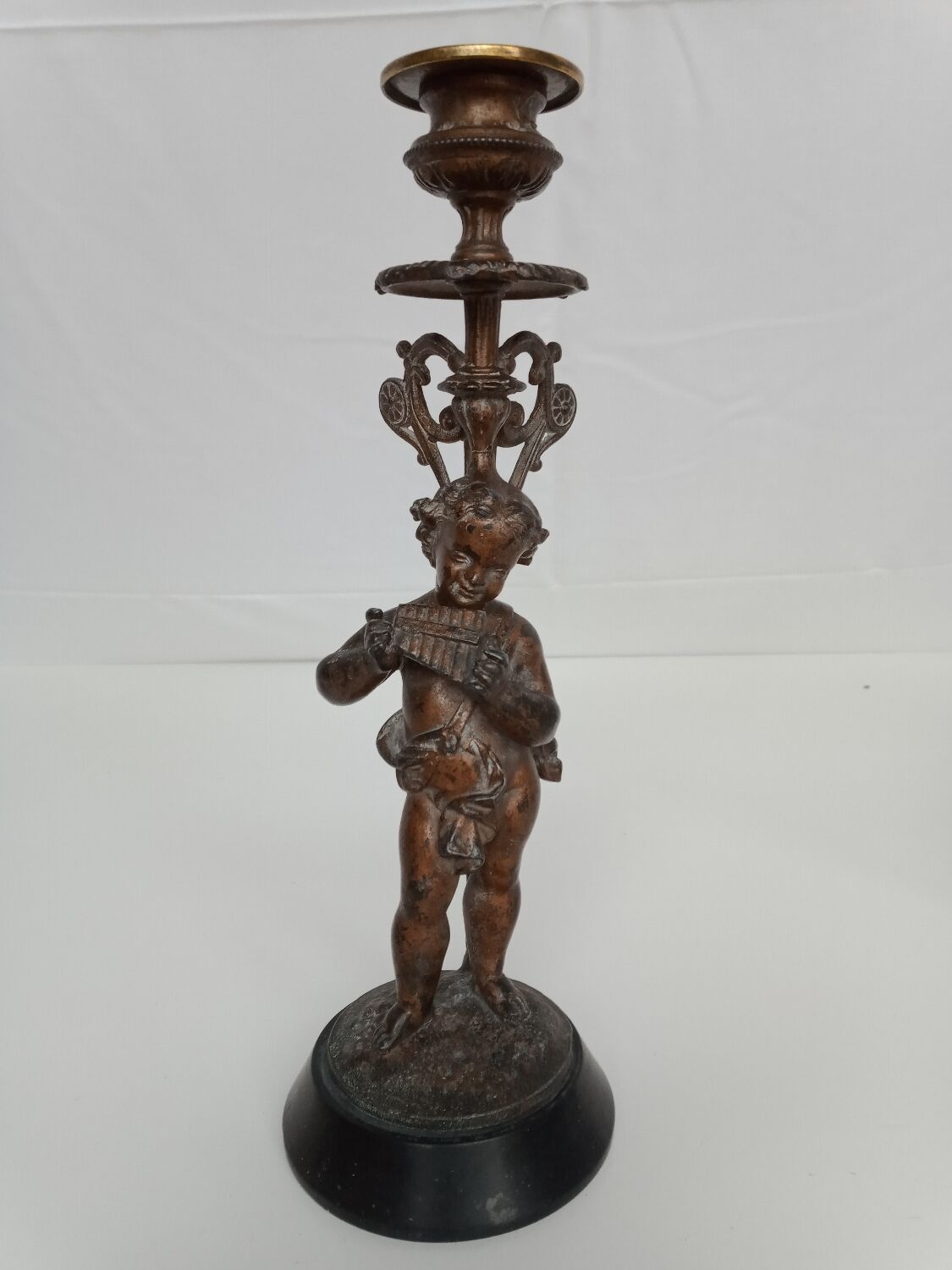 Bougeoirs putti musicians