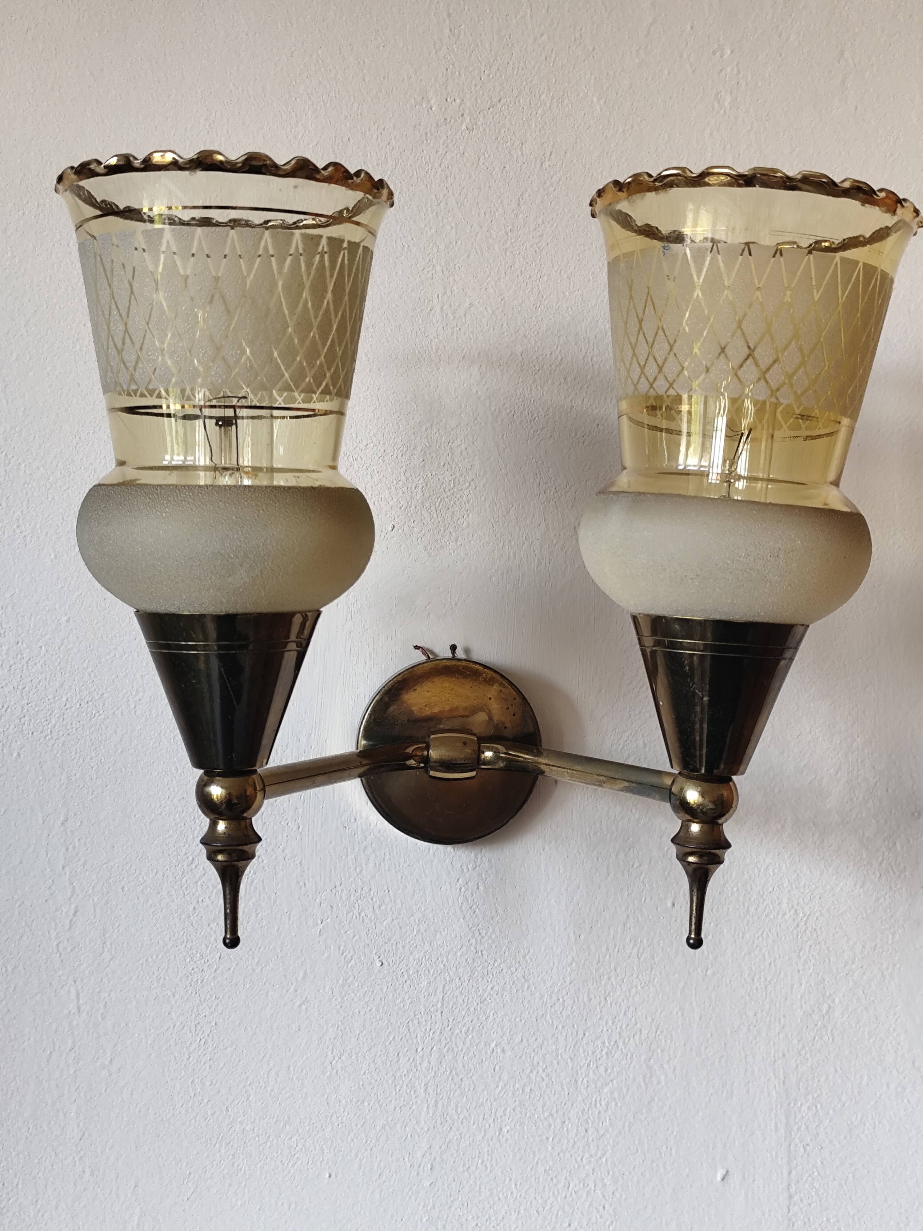 Vintage 50s wall light, 2 light arms, metal, brass and opaque glass tulip