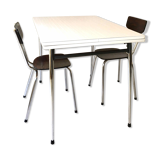 Extendable table and 2 formica chairs