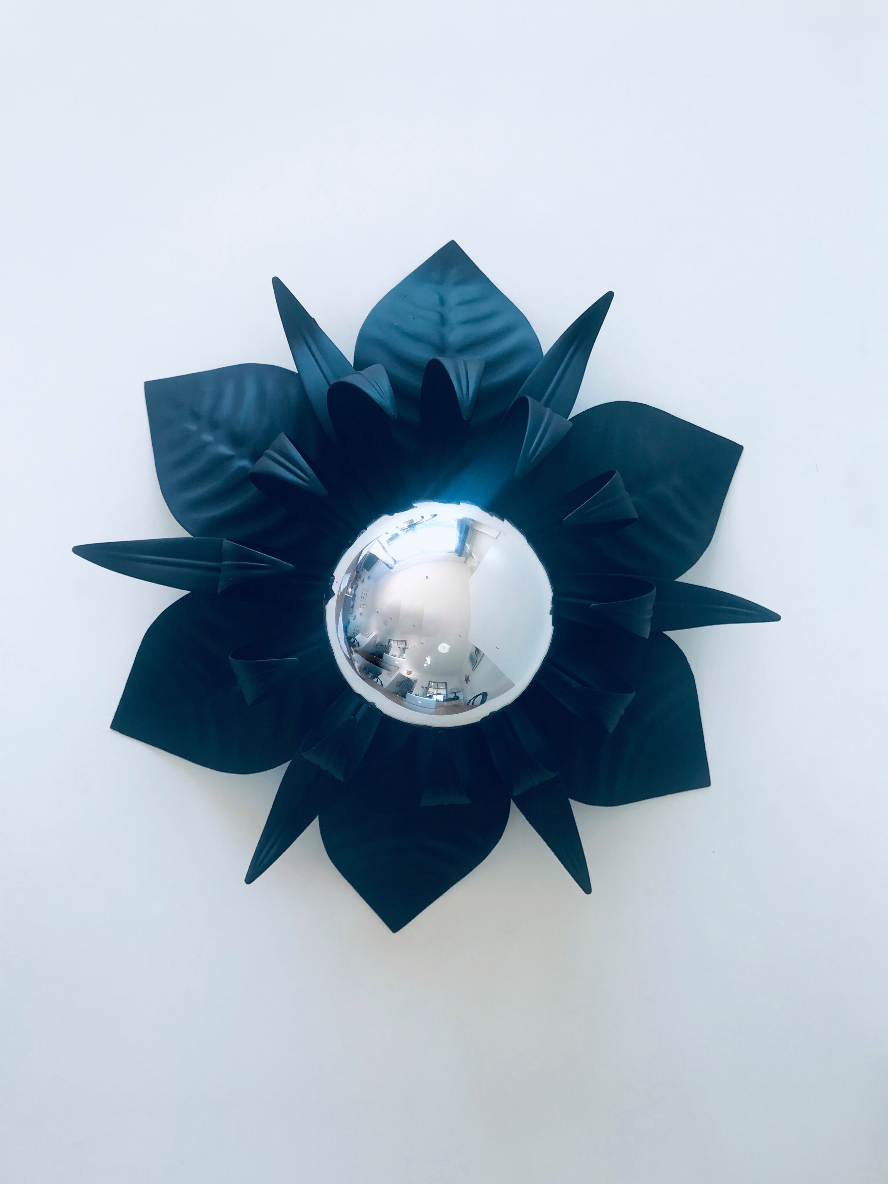 Black metal flower ceiling light