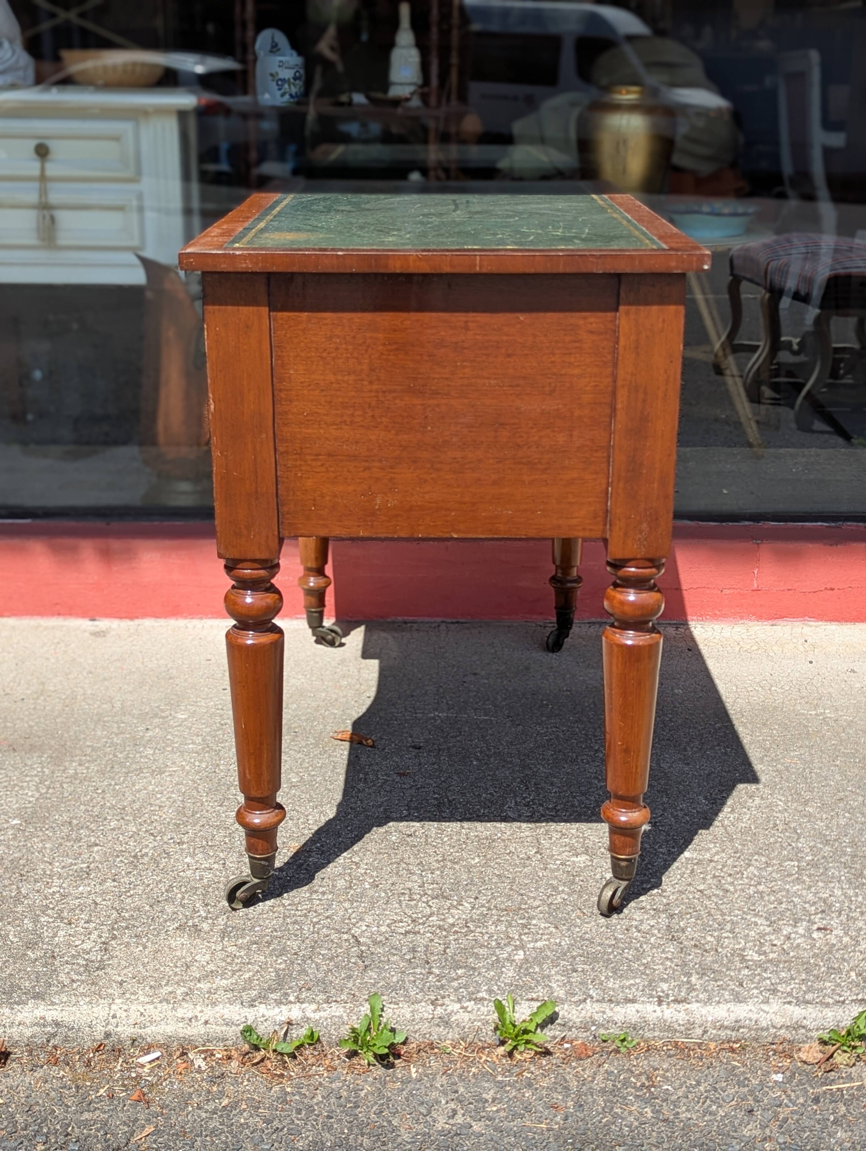 Small English mahogany desk