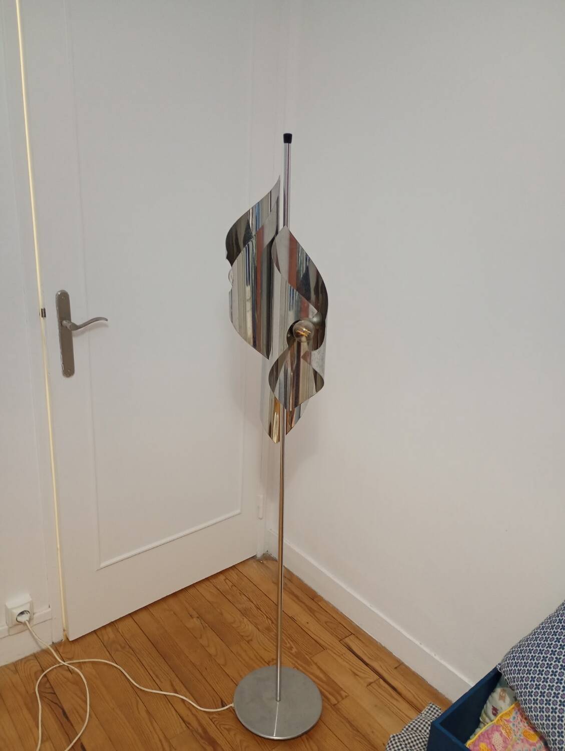 Space Age vintage floor lamp in chrome metal – 1970s