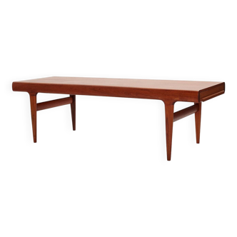 Extendable Coffee Table Designed by Johannes Andersen for Uldum Møbelfabrik, Denmark 1960’s.