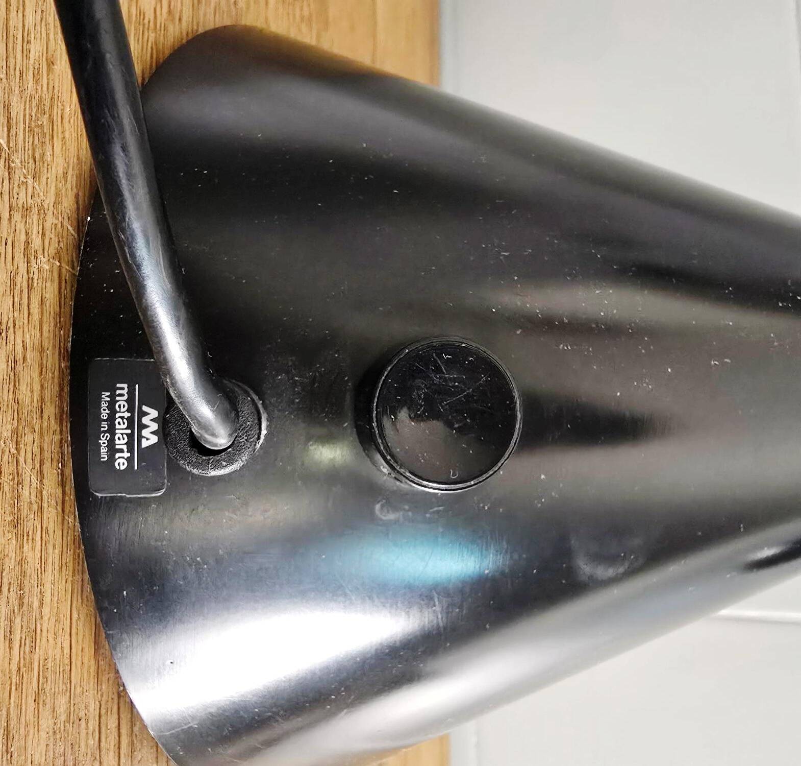 Calder Lamp, Metalarte