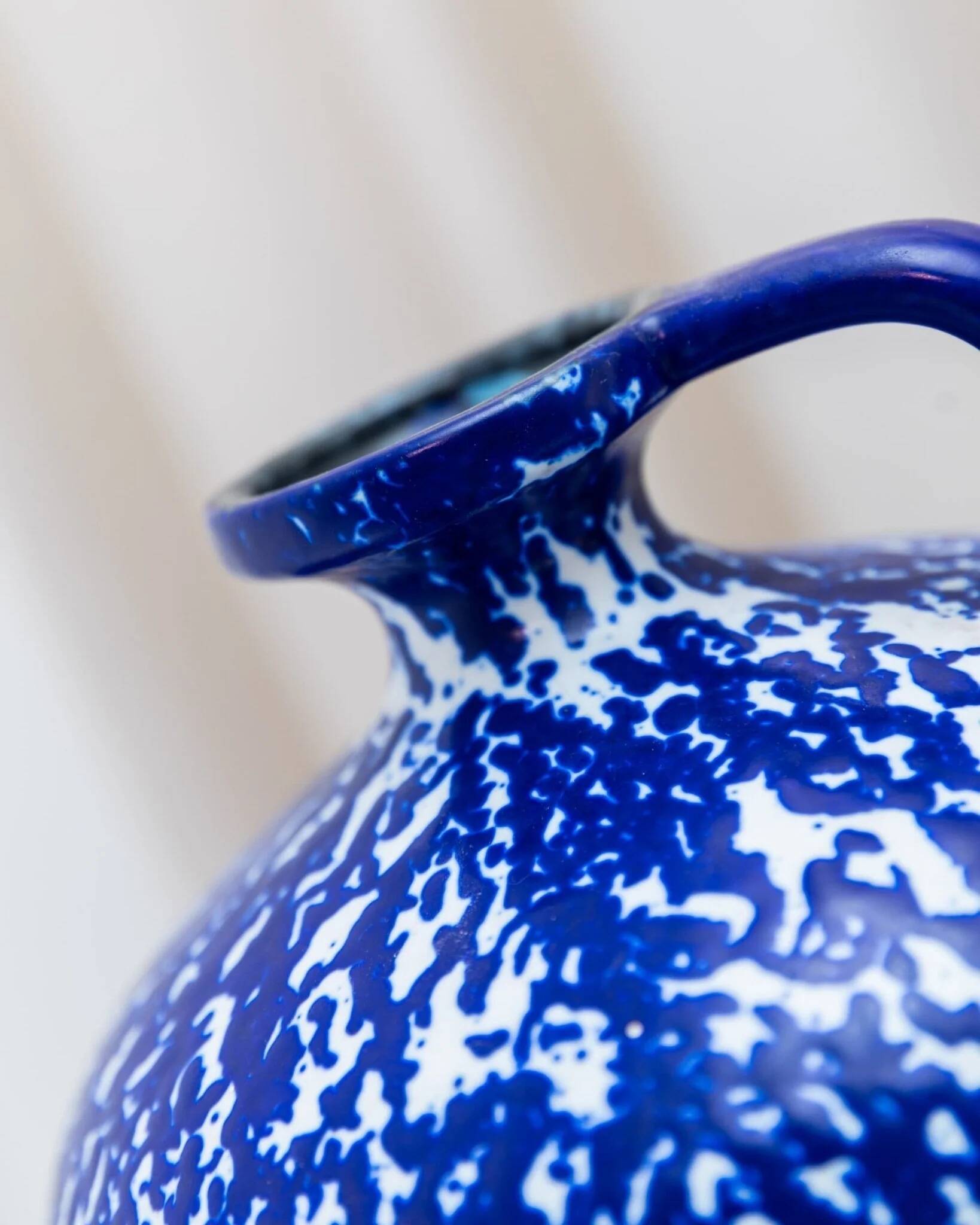 Deep cobalt blue glazed ceramic vase by VEB Haldensleben, mid-century 1960s Fat Lava style