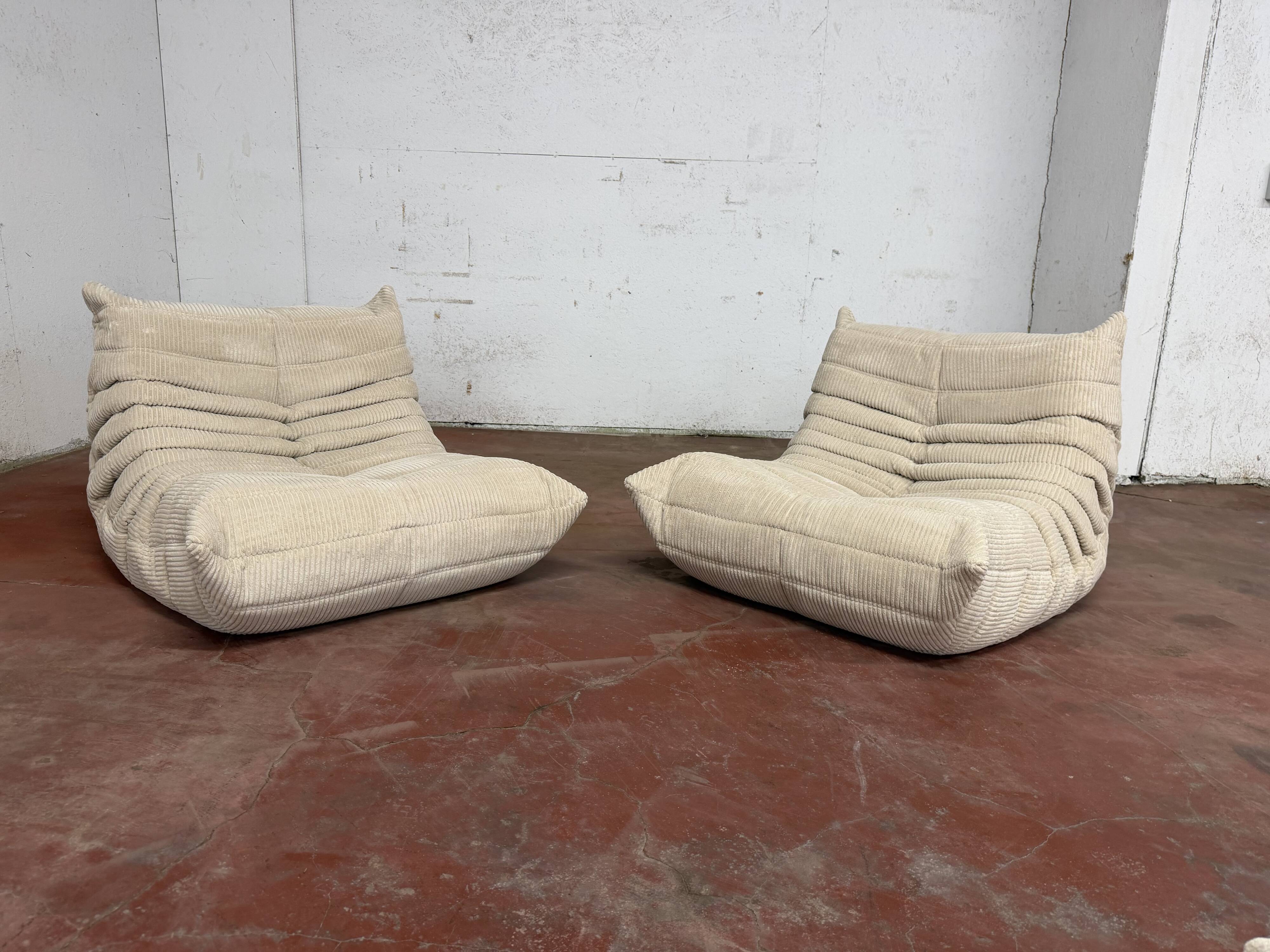 Ligne Roset Togo 2x 1-seater with 1x ottoman in beige corduroy in 10/10 condition!!