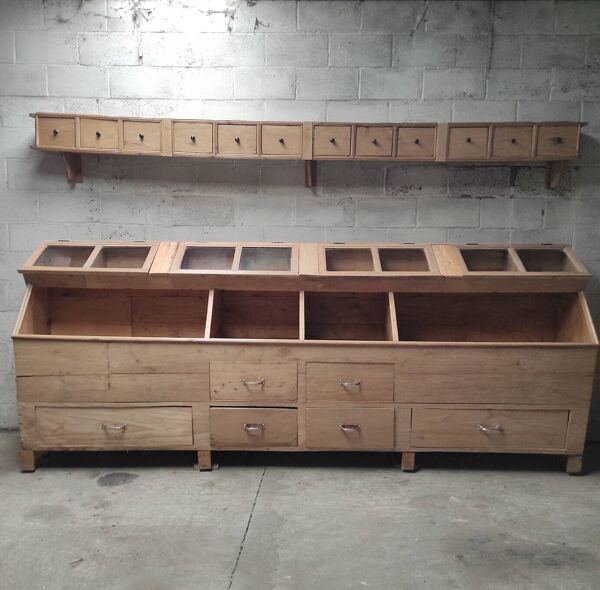 Meuble d'épicerie ancien   Meuble de rangement vintage   Caractère et fonctionnalité