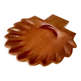 Fruit basket or large storage compartment in exotic wood in the shape of a scallop shell