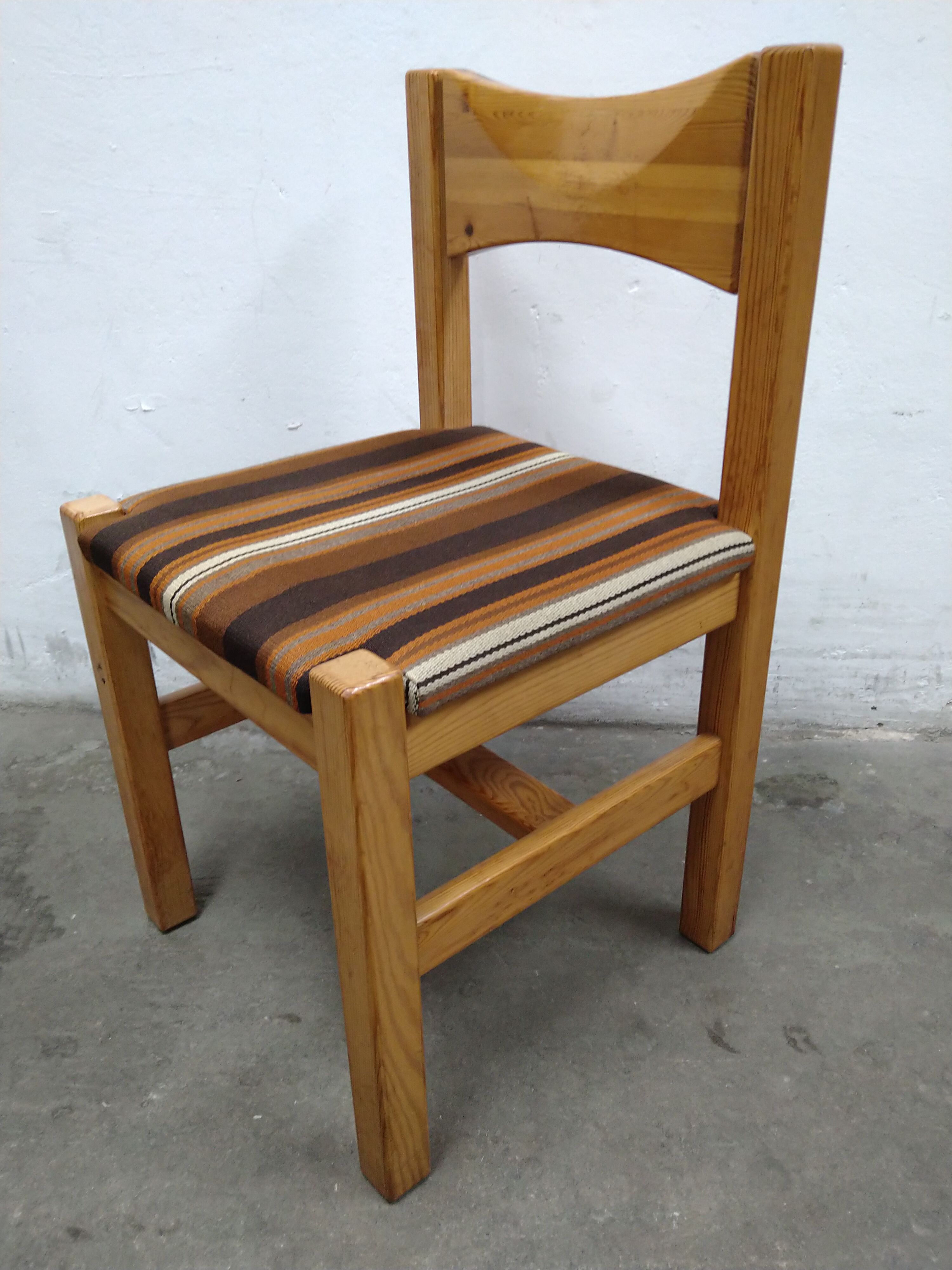 5 chaises hongisto conçues par ilmari tapiovaara en 1963