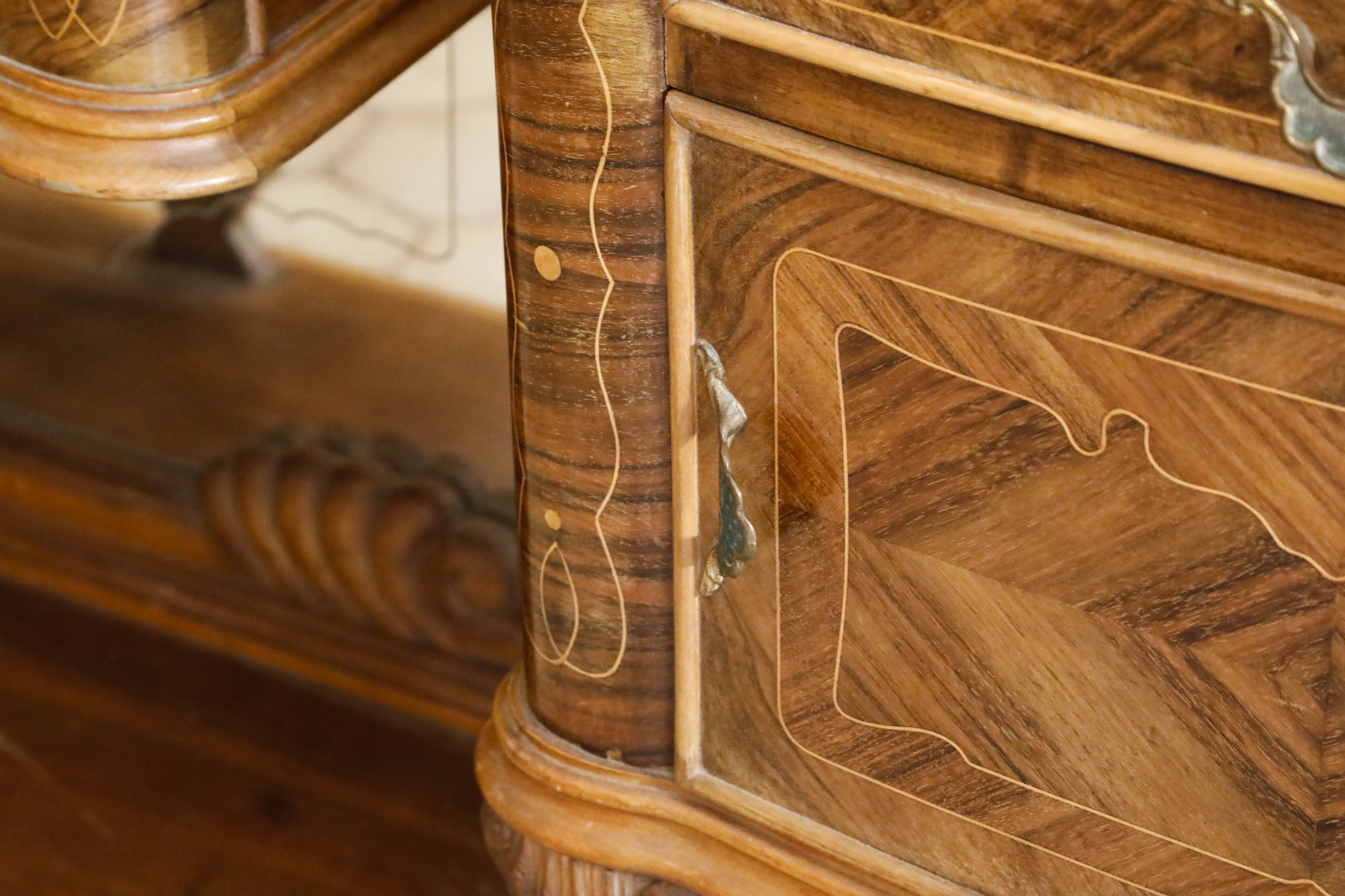 Italy hairdressing set and bedside 1940