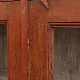 Armoire vitrée en bois
