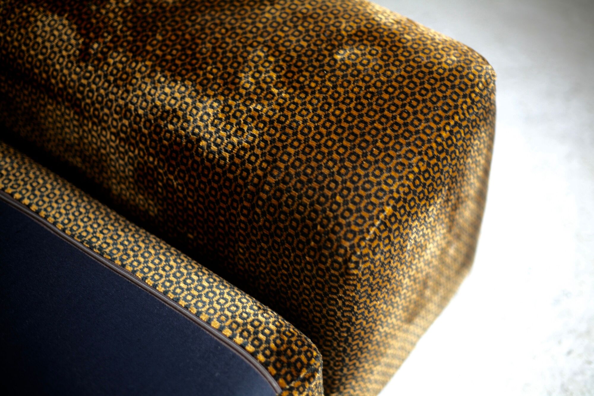 Foam and velvet heater "amber", convertible, France, circa 1970.