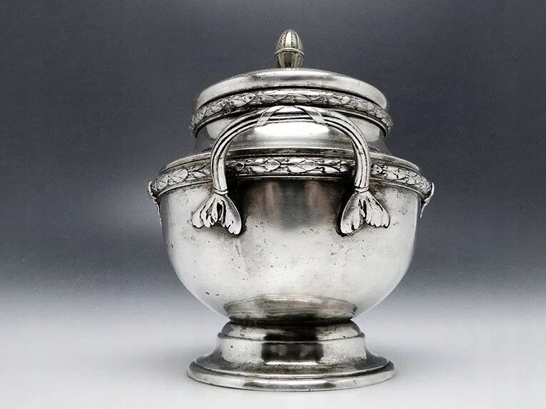 AV6 Henneberg - box sugar bowl 1890