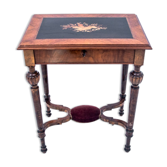 Marquetry table - thread, walnut, Northern Europe, circa 1900