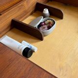 Bureau vintage avec coiffeuse