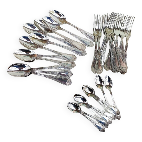 Couverts en métal argenté : cuillères, fourchettes, cuillères à café