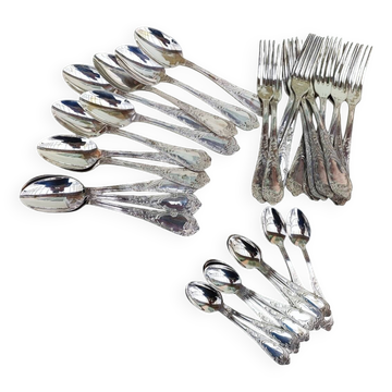 Silverplated cutlery : spoons, forks, teaspoons