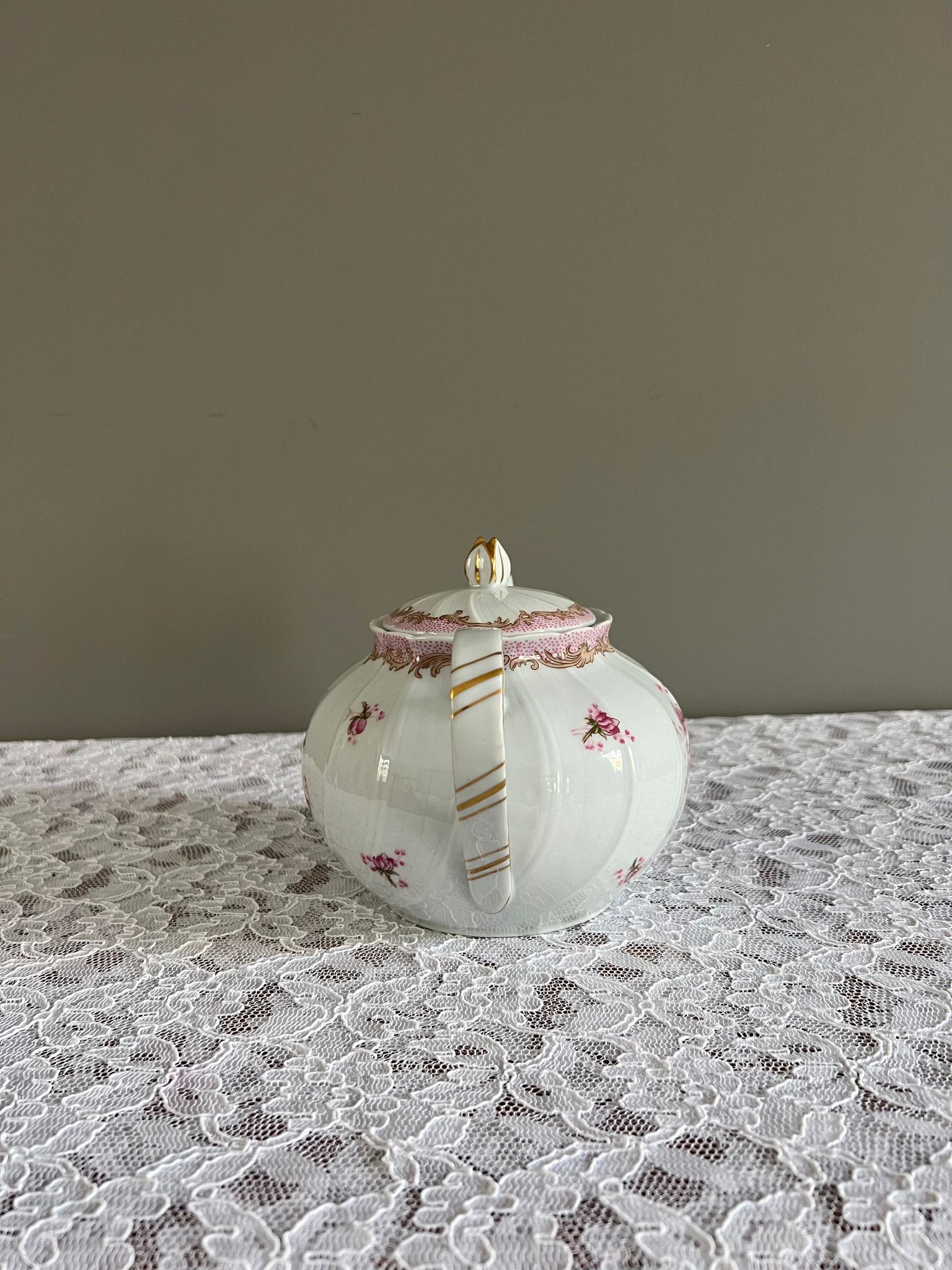 Porcelain teapot Maison Bernardaud
