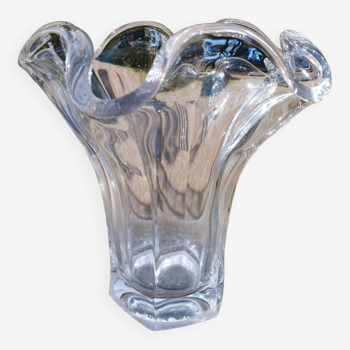 Vase à volants en cristal, signé