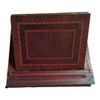 Porte livre en marqueterie