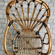 Fauteuil vintage en rotin type paon – années 70