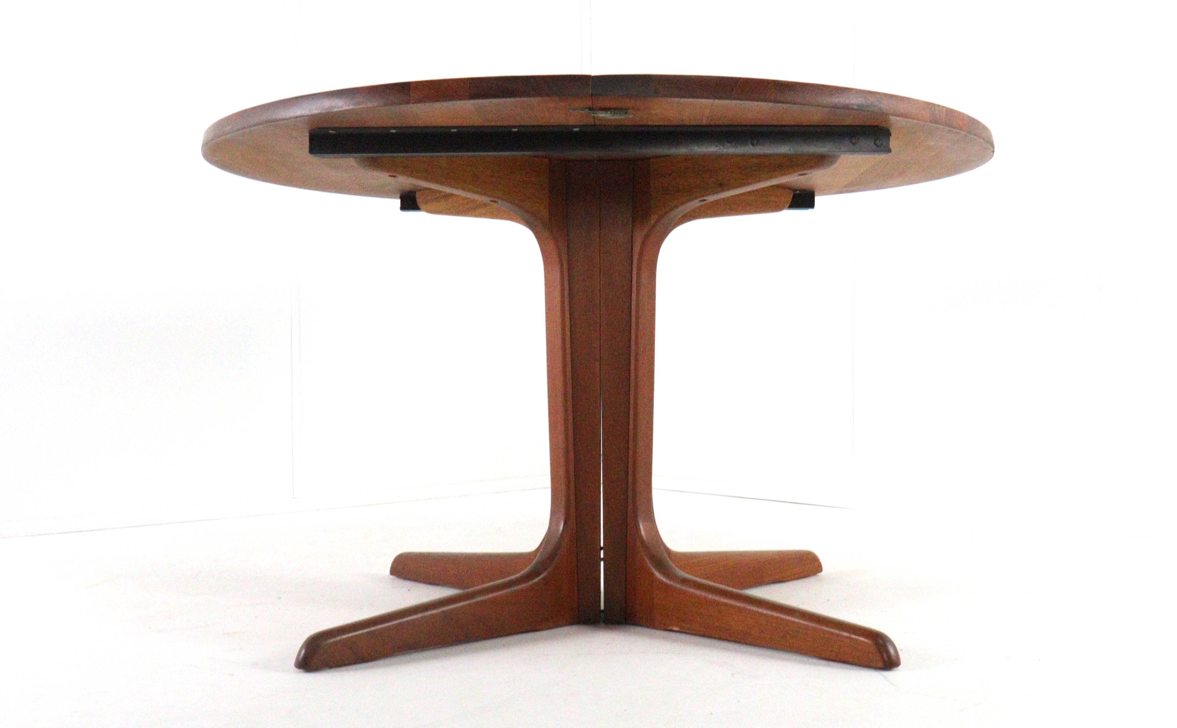 Round extendable teak dining table vintage - danish design