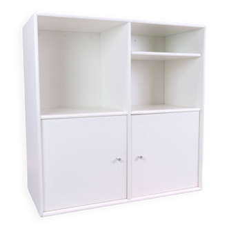 Montana Bookcase Model 1520 In White By Peter J. Lassen