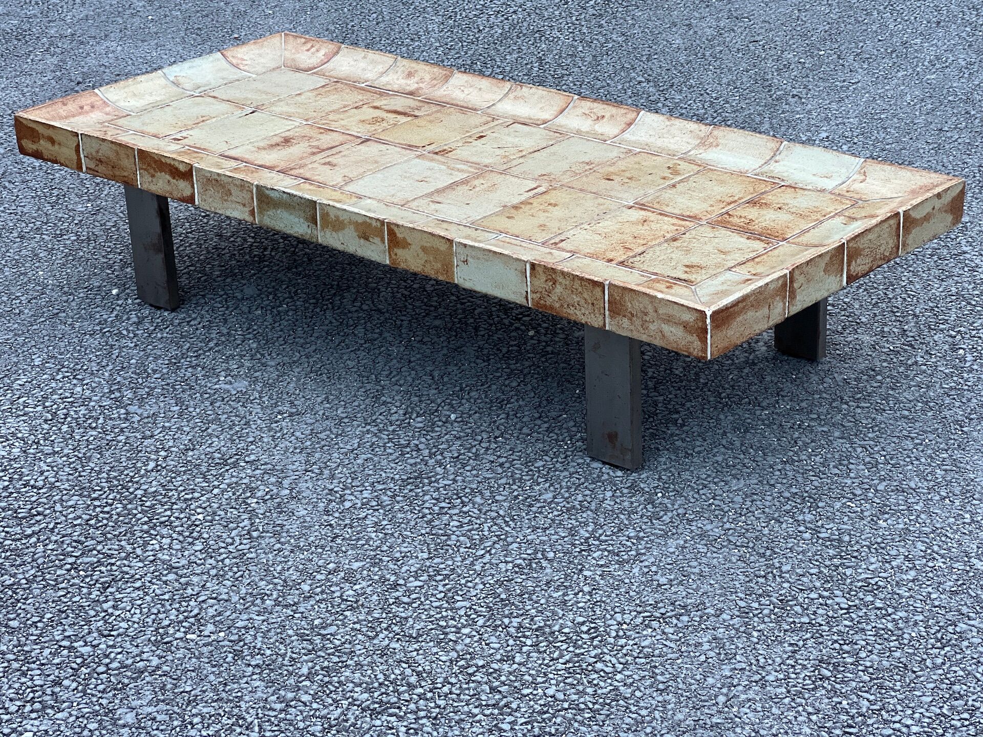 Roger Capron coffee table model "Cuvette" 1960