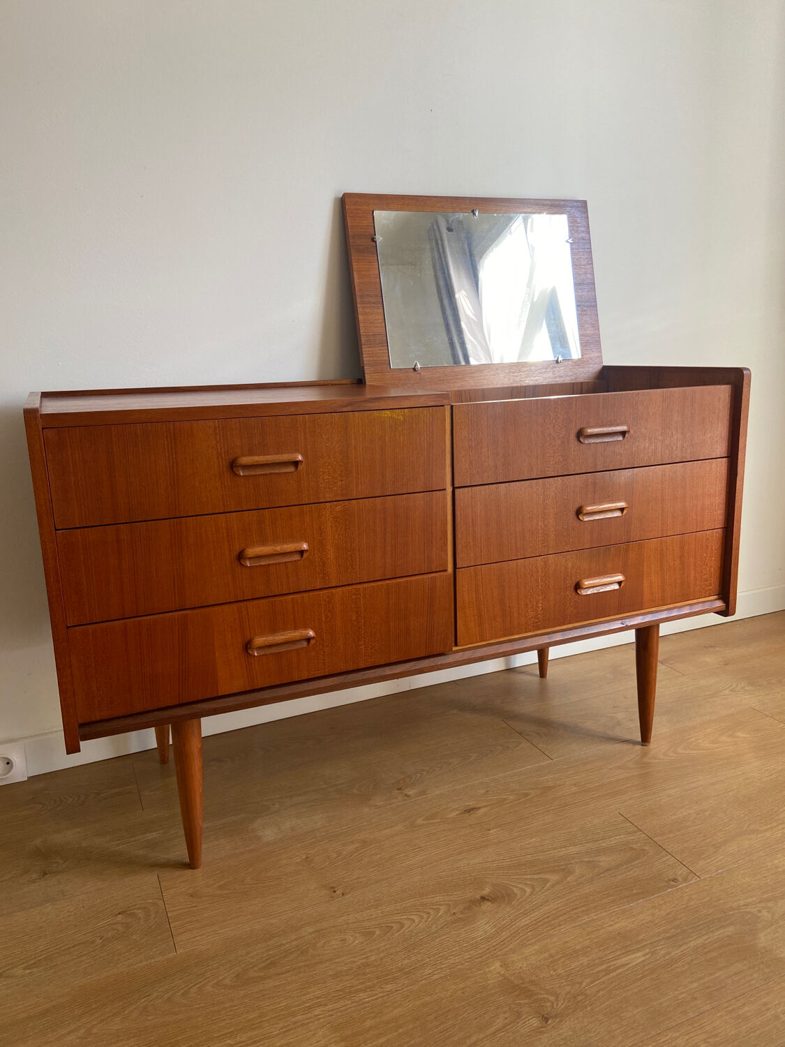 Vintage hairdresser 60s