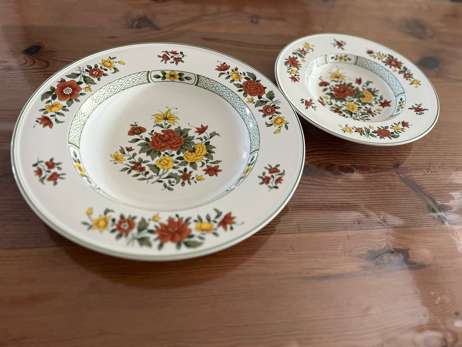 12 deep plates and serving platter Villeroy & Boch Summer Day