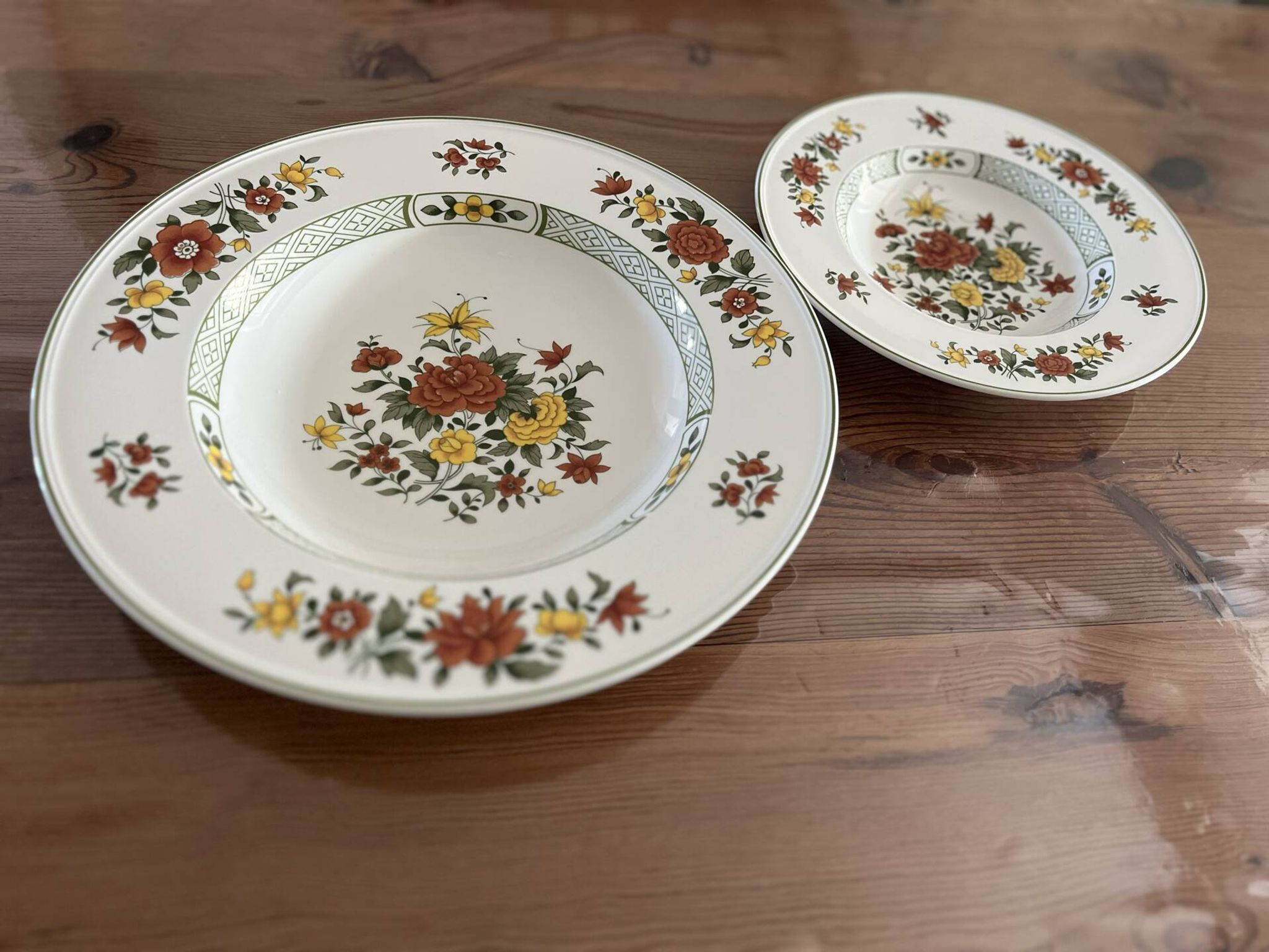 12 deep plates and serving platter Villeroy & Boch Summer Day