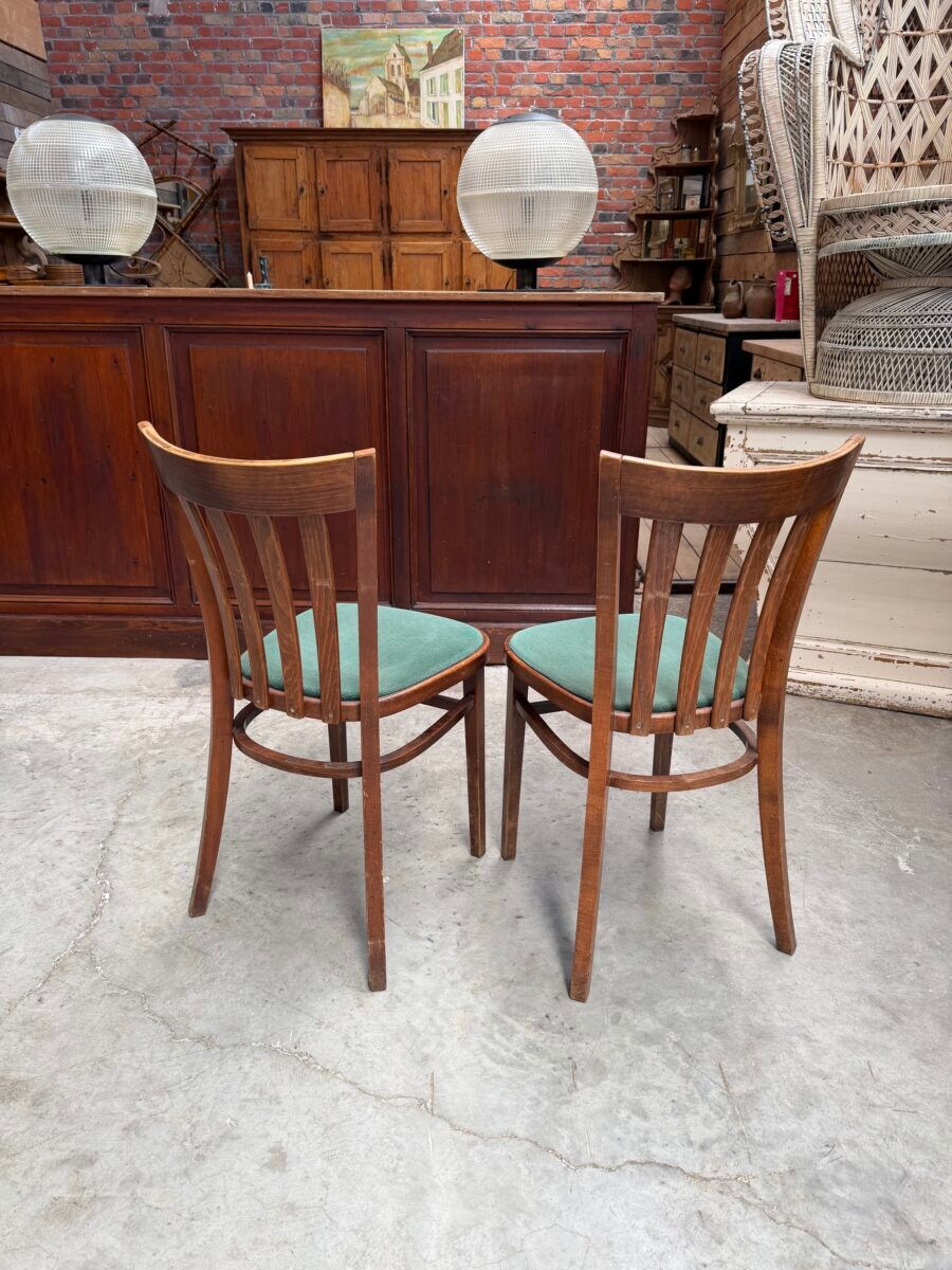 Suite de 14 chaises de bistrot