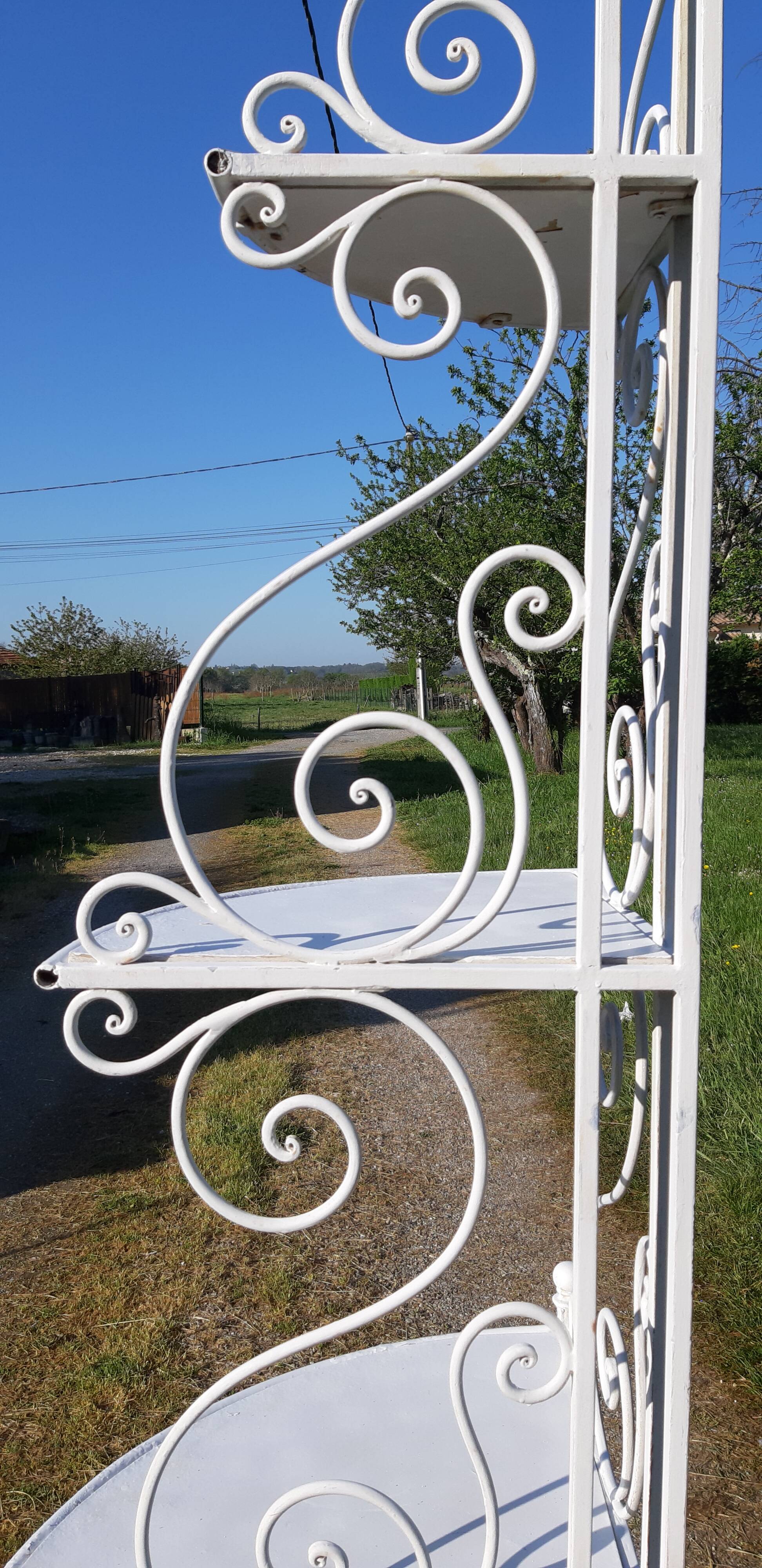 Wrought iron garden corner corner 1900