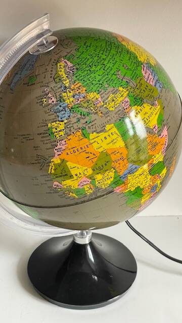Illuminated terrestrial globe made in italy