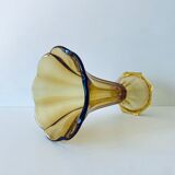 Vase tulipe ancien en verre ambré