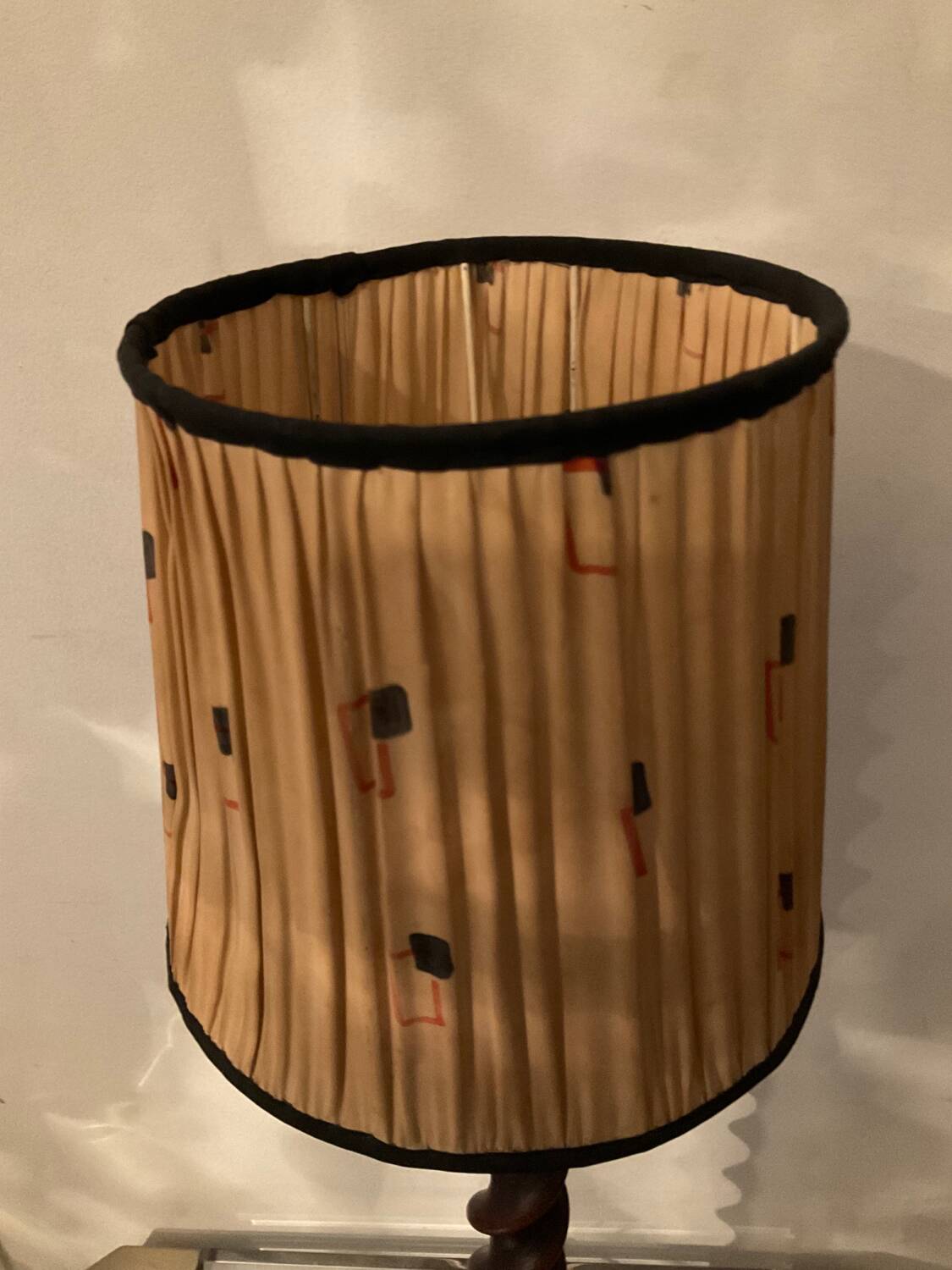 Vintage lamp in turned wood and silk