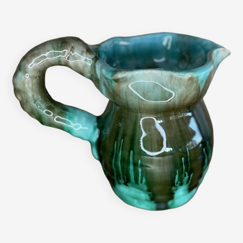 Green pitcher from Wisques
