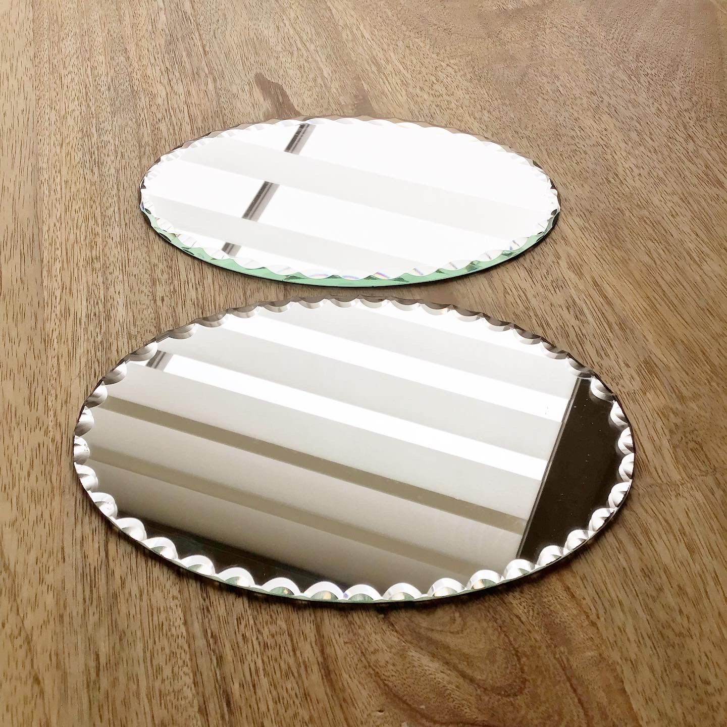Set of 2 beveled oval mirrors to pose vintage